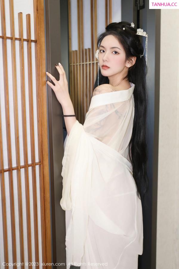   [XiuRen]高清写真图 2023.03.17 No.6430 乔一一 古装美腿第12张图片